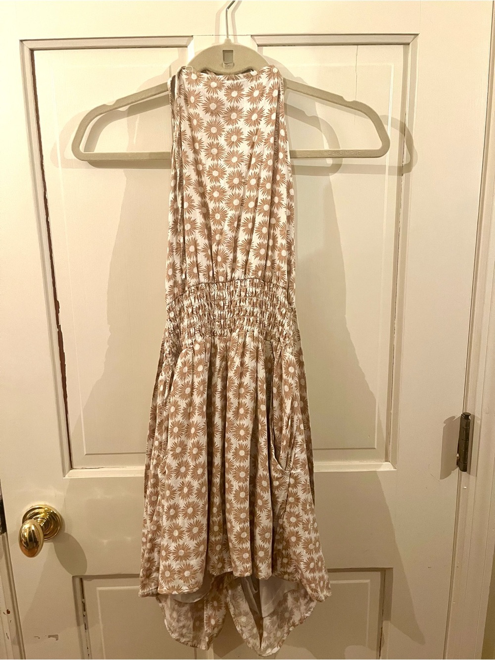 American Eagle Halter Romper in White and Gold Daisies Women’s Small